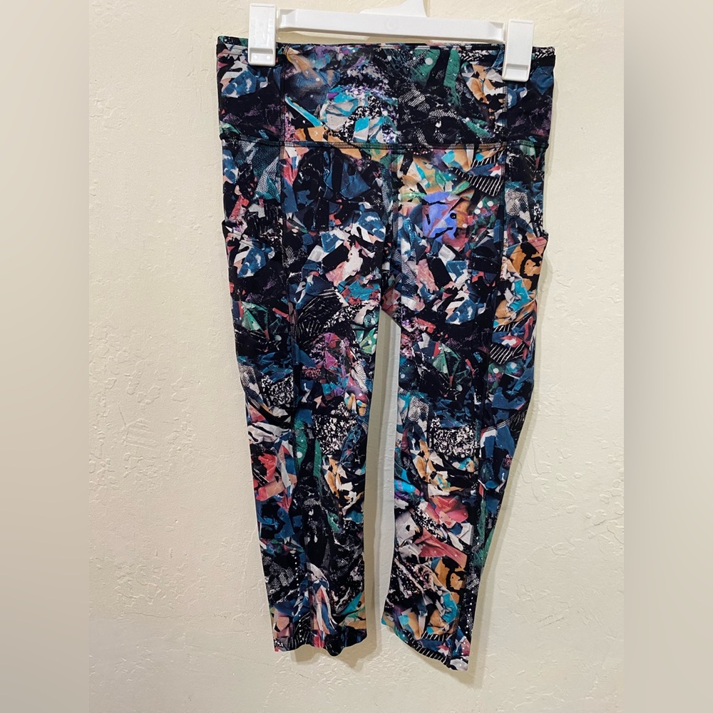 Abstract Print Workout Leggings – Size 8 (EUC)